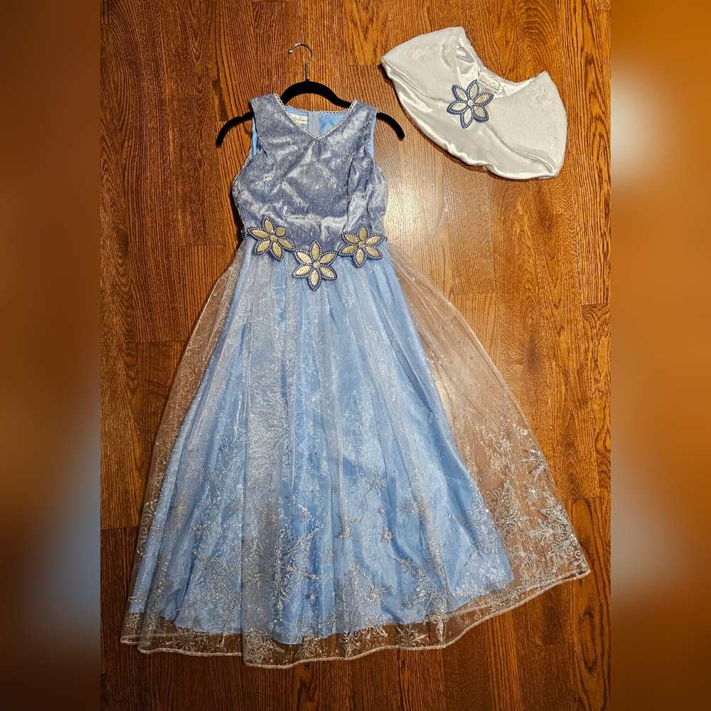 Chasing Fireflies Winter Princess with Shrug - like new!